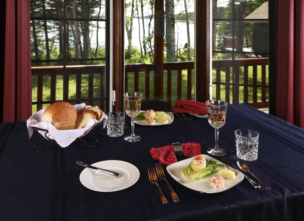 tuckamore_dining_4_20170803_1267335706